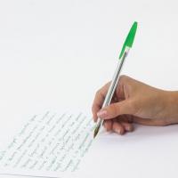 Ручка шариковая зеленая STAFF Basic Budget BP-04, линия письма 0,5 мм