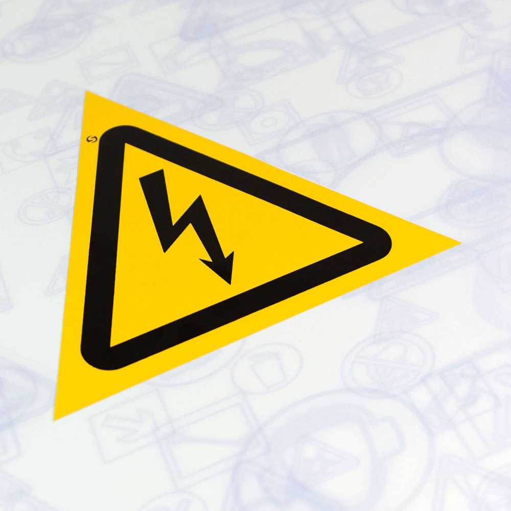 Знак Опасность поражения электрическим током, КОМПЛЕКТ 10 штук, 150 мм, пленка